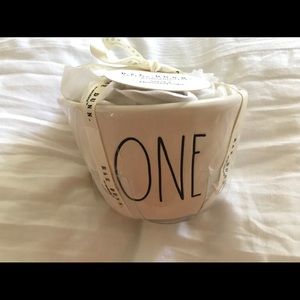 **SOLD** Rae Dunn Measuring Cups